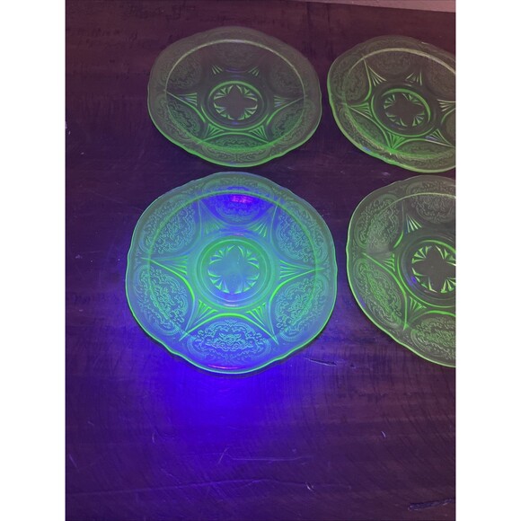 Vintage Federal Green Saucer Plates 5.5” Uranium Glass Set of 4 - Picture 2 of 4